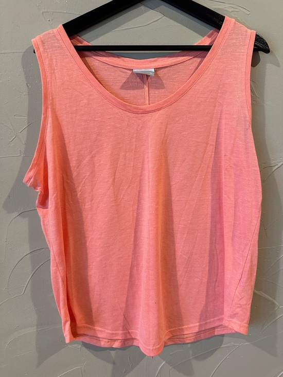 Columbia Sportswear Company Tops - Women's Sleeveless Scoop Neck Tank Top in Coral Pink
